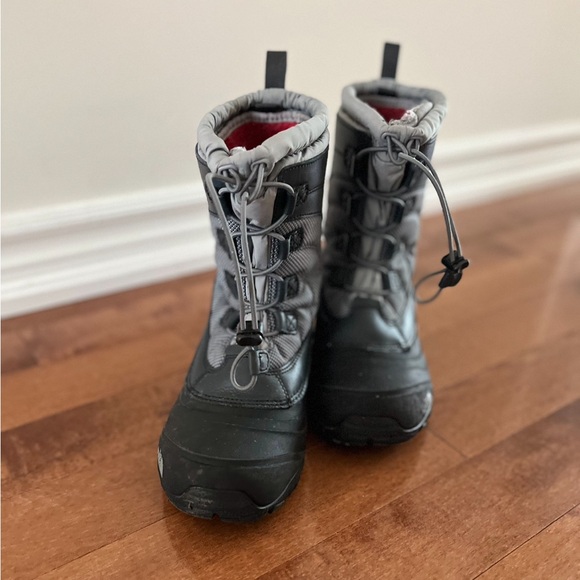 The North Face winter boots - Picture 3 of 5
